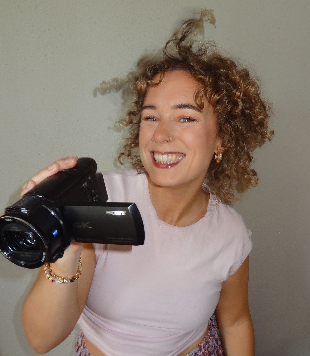 Kay van POV Wedding met de camcorder